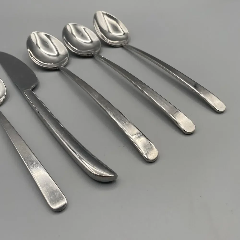 Mikasa Eastside 5pcs Mixed‎ Lot Stainless Flatware Teaspoon Soup Spoons Place